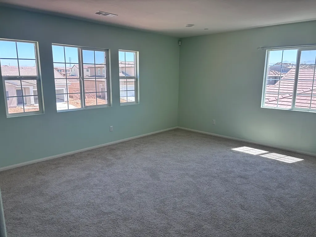 5 bed, 2537 sqft, $3,800 — Photo 3