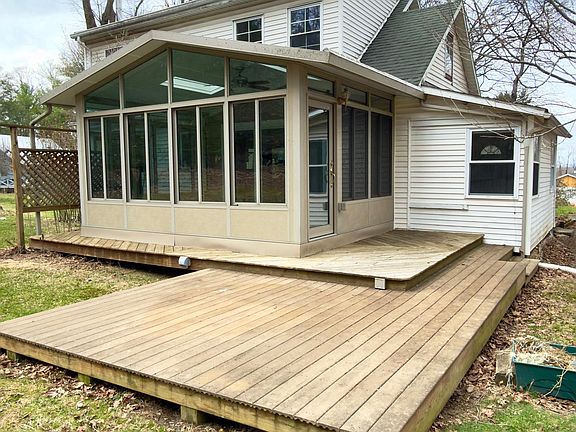 3rd image of 320 Loop Rd
