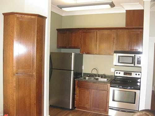 2nd image of 1125 F St APT 2