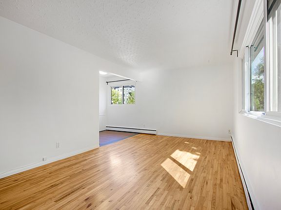 3rd image of 10172 119th St NW
