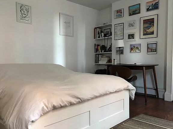 4th image of 130 10th Ave APT 3