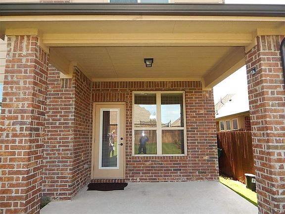 3rd image of 513 Kelvington Dr