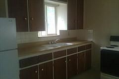 2nd image of 906 1st St APT 6