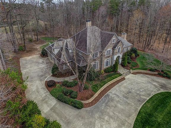 3rd image of 1318 Winterberry Dr