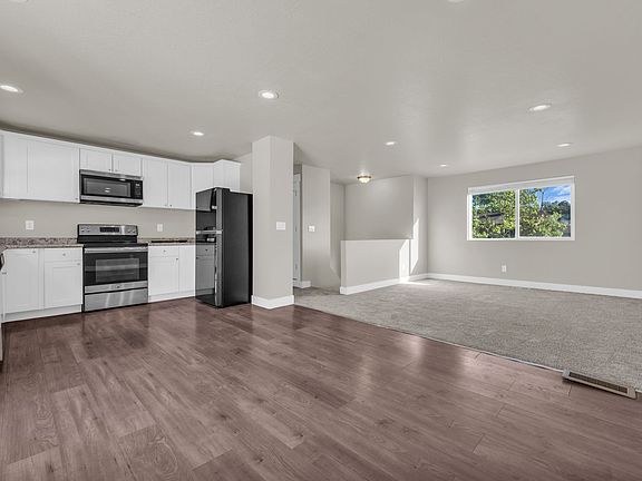 3rd image of 4987 S Heath Ave