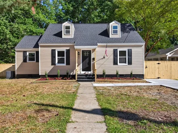 82 Lakeside Dr, Newport News, VA 23606