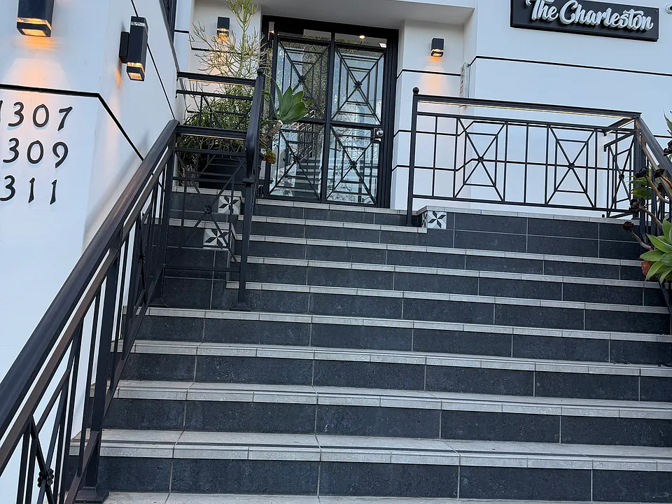 1307 S Beverly Glen Blvd #1307