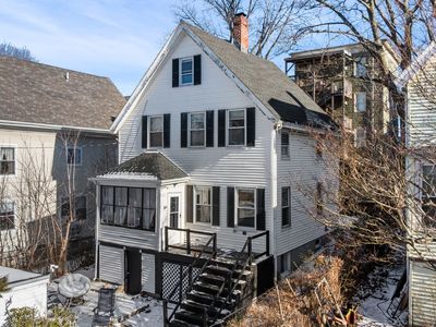 11 Round Hill St, Jamaica Plain, MA, 02130