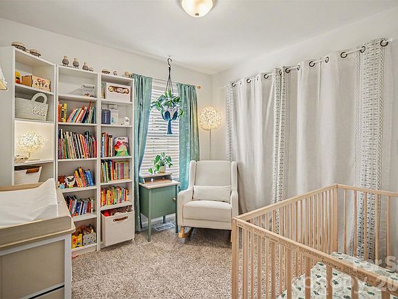 5th image of 137 Chambwood Ln