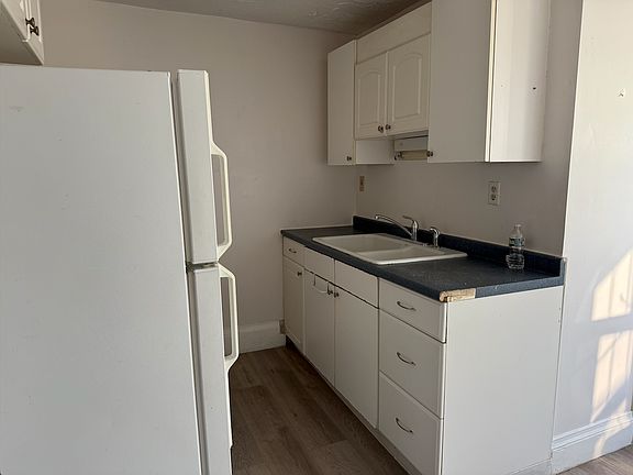 5th image of 10 Auburn St #3