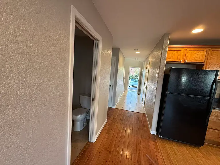 7214 E 38th Ave — Photo 10