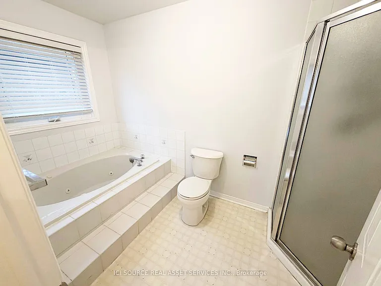 7176 Harding Cres — Photo 12