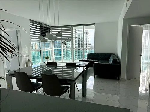 951 Brickell Ave Photo 1