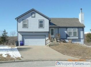 1114 E Frontier Dr, Olathe, KS 66062
