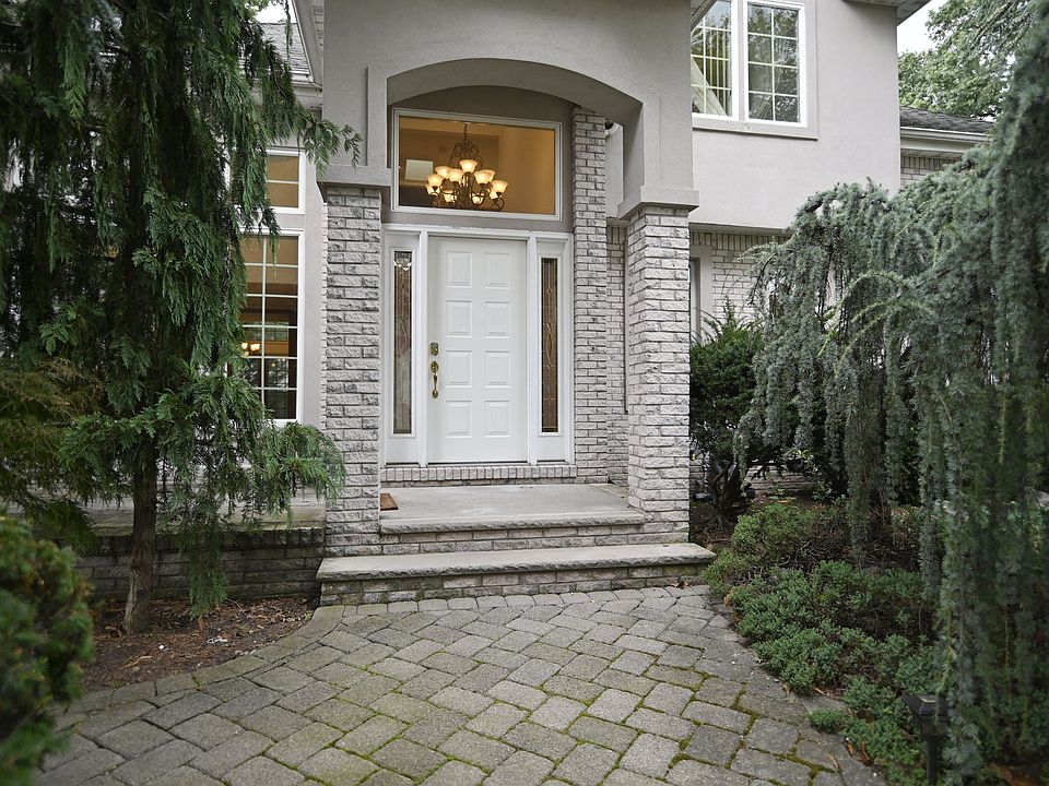 1st image of 1033 Harvard Pl
