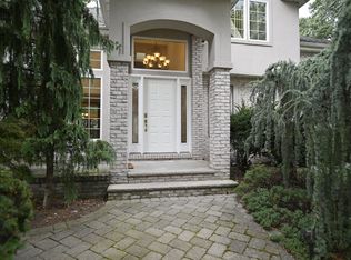 1033 Harvard Pl, Fort Lee, NJ 07024