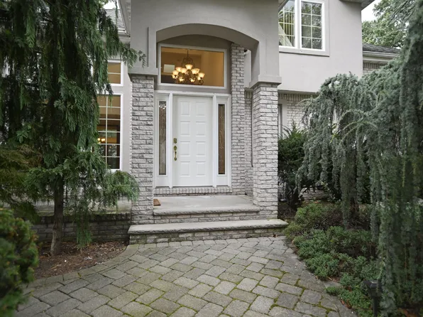 1033 Harvard Pl, Fort Lee, NJ 07024