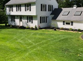 44 Old Farm Rd, Sturbridge, MA 01566