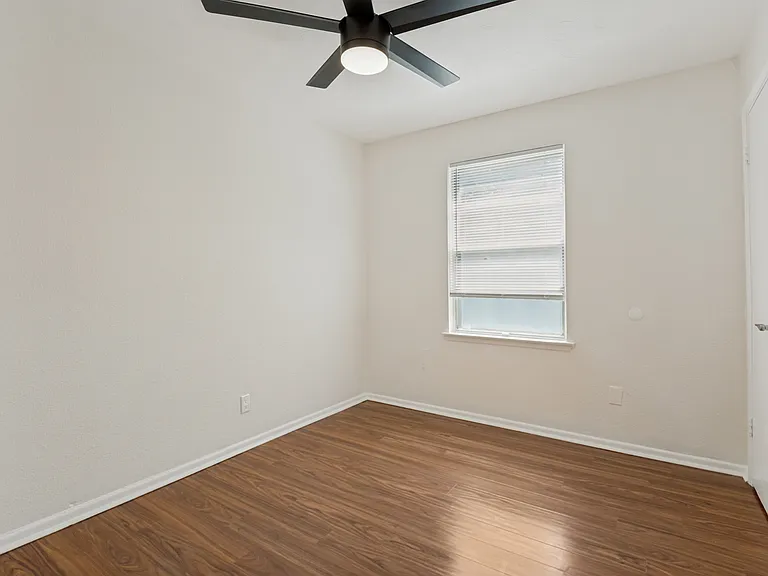1818 Highland Dr — Photo 20