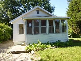 1st image of 1062 Hawthorne Ave