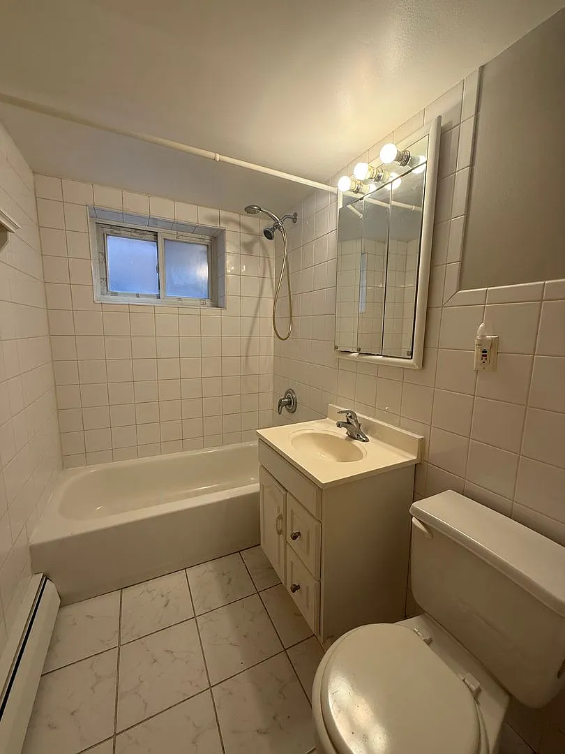 Well Maintained 1 Bedroom/1 Bath Unit Great Location Close to Ohare — Photo 4