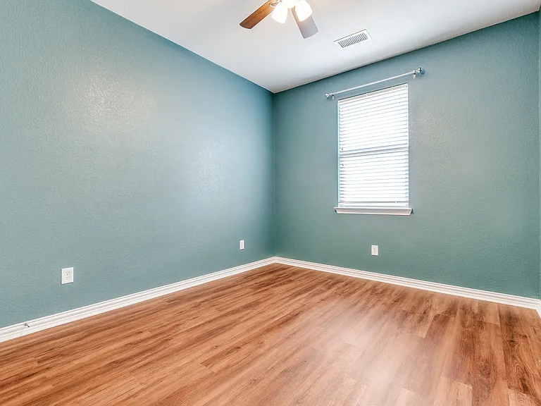 531 Matthew Pl — Photo 9