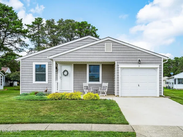 9 Maniwaki Court, Toms River, NJ 08757