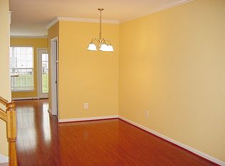 2499 Angeline Dr APT 102, Herndon, VA 20171