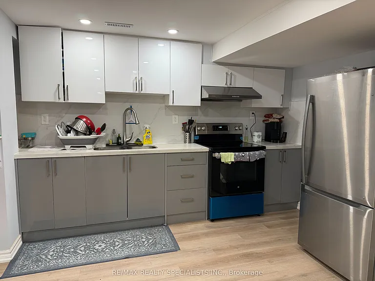 934 Boyer Blvd #BASEMENT — Photo 18