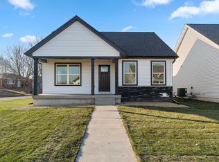 125 Coral Dr, Waterloo, IA 50701