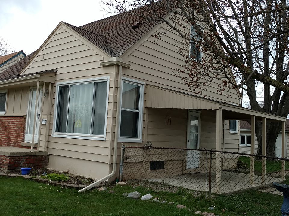 1st image of 28320 Maplewood St
