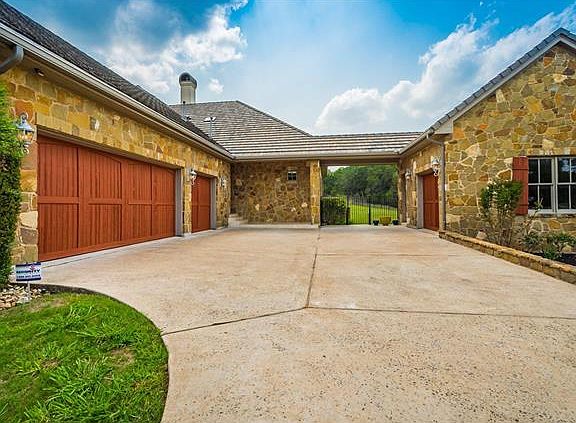 5th image of 311 Bella Montagna Cir