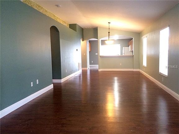 3rd image of 18145 Leamington Ln