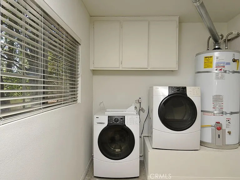 3055 E Hillcrest Dr — Photo 26