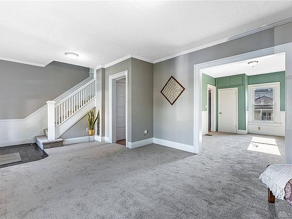 3rd image of 718 Carlisle Ave