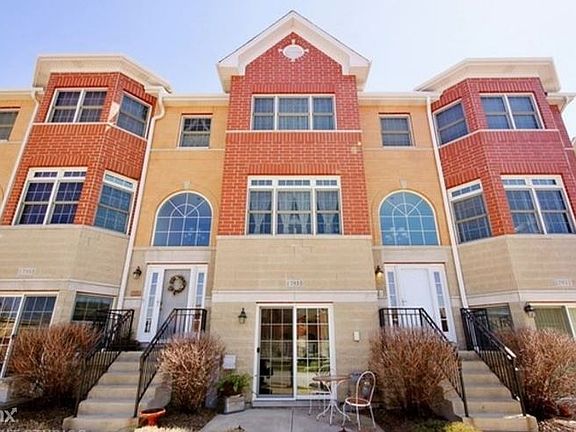2nd image of 17935 Fountain Cir