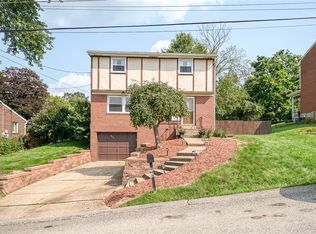 946 Cedarwood Dr, Pittsburgh, PA 15235