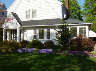 24 Connecticut Ave, Freeport, NY 11520
