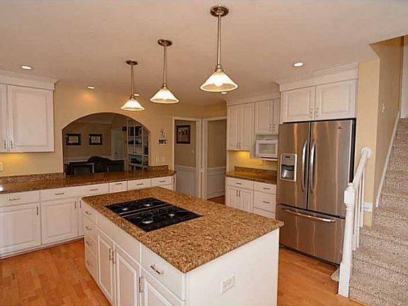 4th image of 1773 Templeton Ln