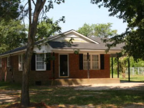 400 Ridgewood Rd, Tarboro, NC 27886