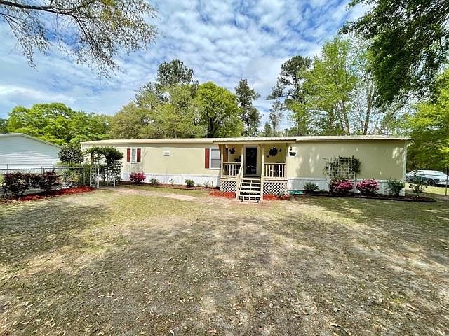 1st image of 483 Brooks Cove Dr