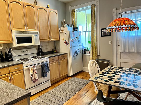 4th image of 1911 W Cortland St #2