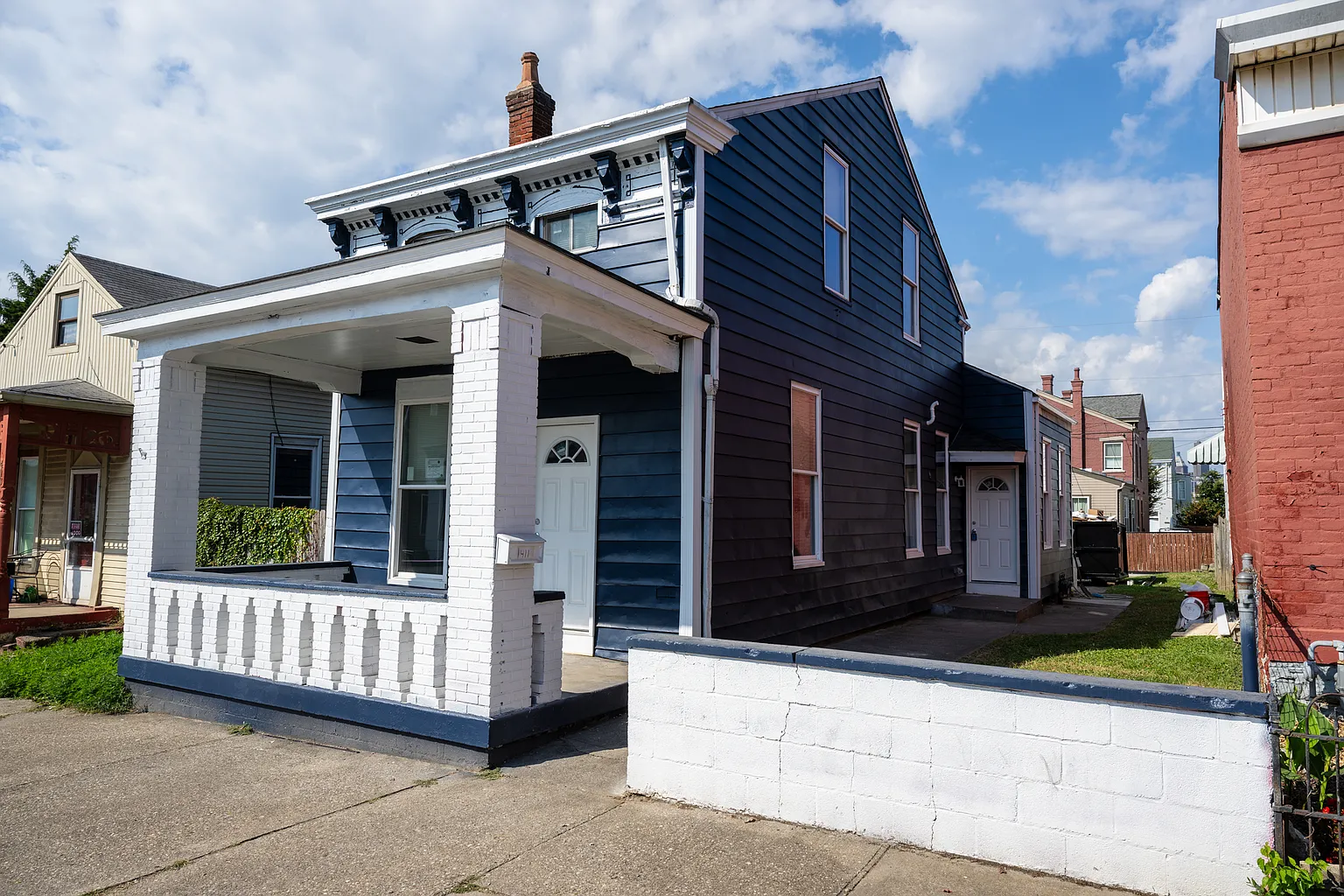 411 Hodge St photo 1