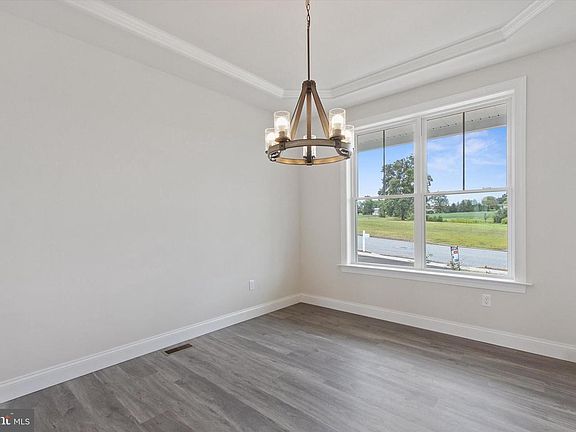 4th image of 3835 Country Dr