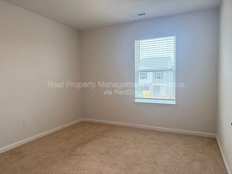 58 Sweet Meadow Rd — Photo 25