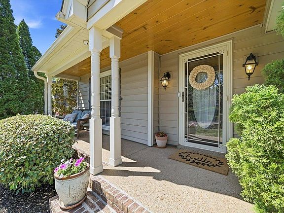 4th image of 361 Meadow Way Cv