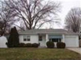 1135 Loretta Ave, Waterloo, IA 50702