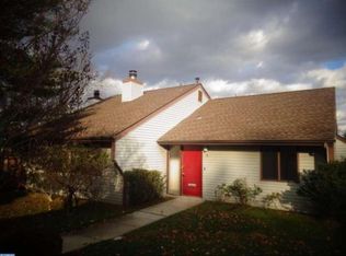 9 E Azalea Ln, Mount Laurel, NJ 08054