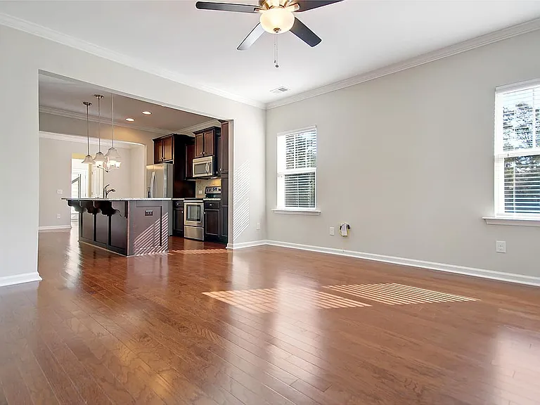 107 Bennett Ln — Photo 5