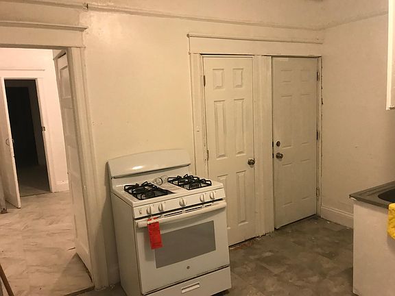 2nd image of 122 Downing St #2A